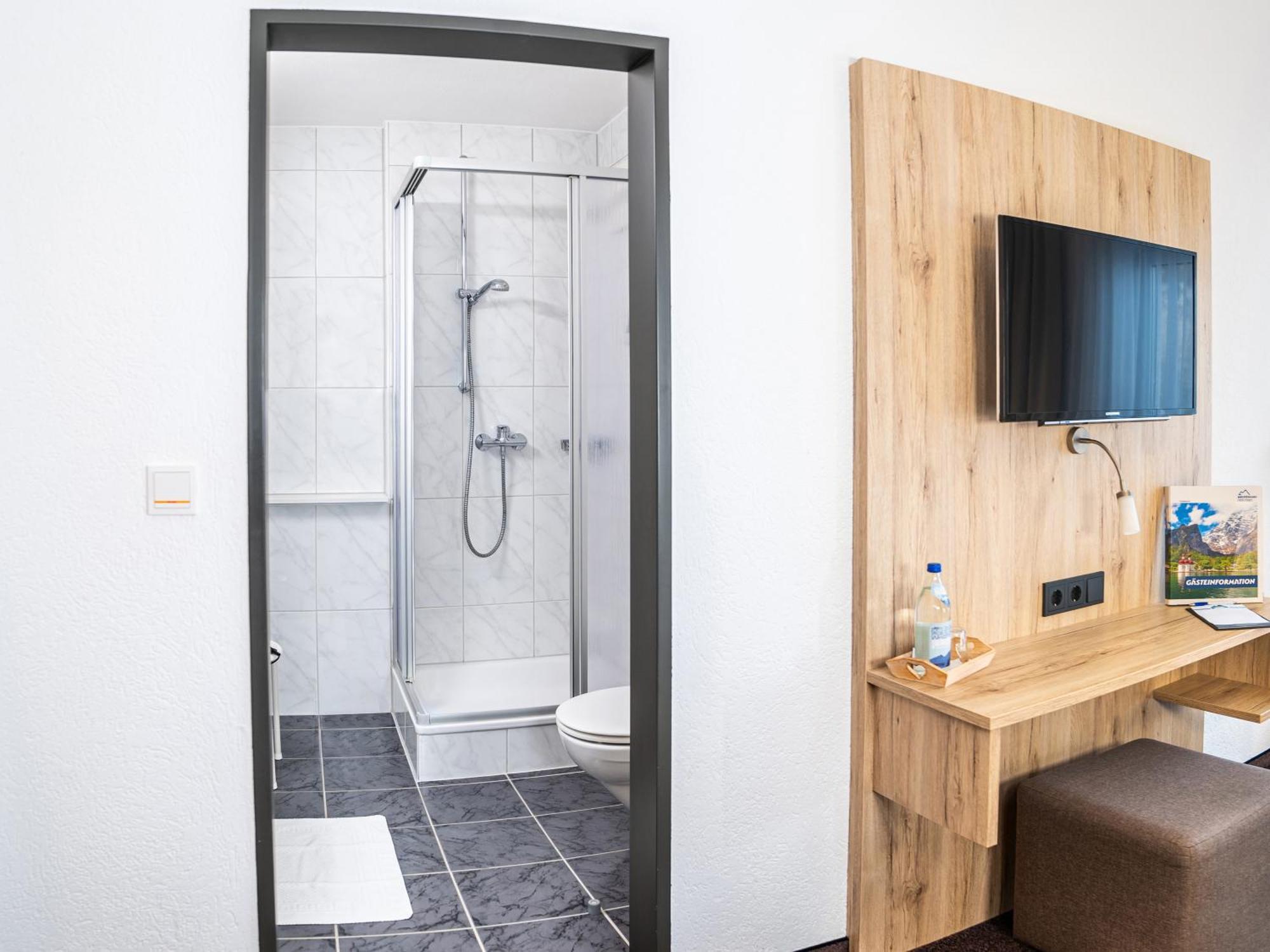 Hotel Hanauerlehen - Ruhige & Zentrale Top-Lage - Mit Schwimmbad, Sauna, Parkplaetze & Cafe - Bayerischer Familienbetrieb Schönau am Königssee 객실 사진