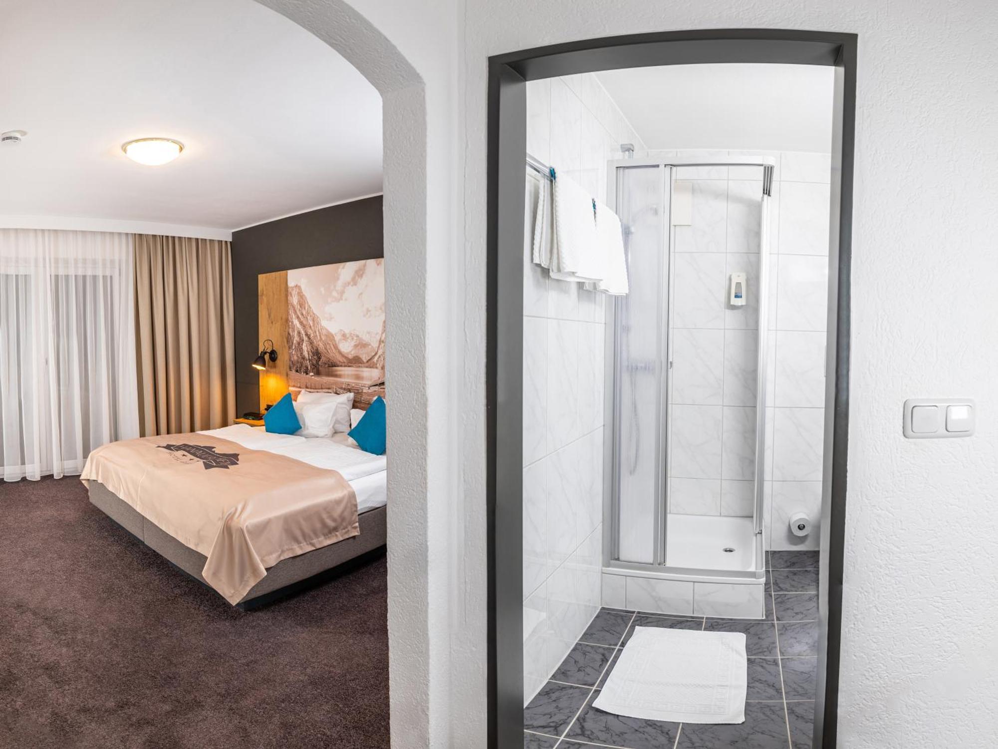 Hotel Hanauerlehen - Ruhige & Zentrale Top-Lage - Mit Schwimmbad, Sauna, Parkplaetze & Cafe - Bayerischer Familienbetrieb Schönau am Königssee 객실 사진